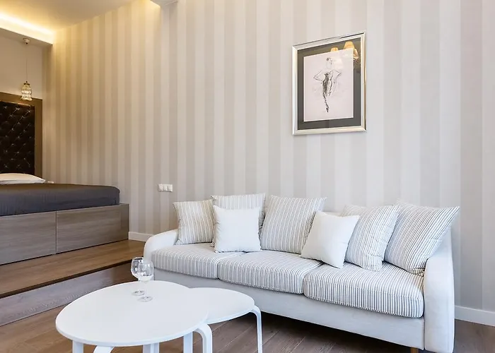 中心大道公寓 *